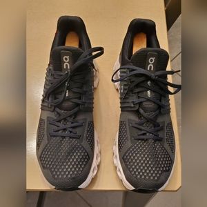 On Cloudswift men's size 12 worn a few times